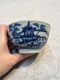 A set of 12 Chinese blue and white 'Landscape' bowls and saucers, Qianlong/Jiaqing