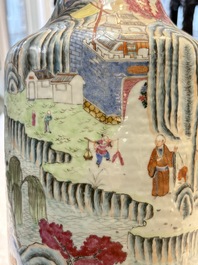 A fine Chinese famille rose 'Ode to the Red Cliff' vase, Hongwu mark, Daoguang