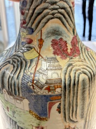 A fine Chinese famille rose 'Ode to the Red Cliff' vase, Hongwu mark, Daoguang