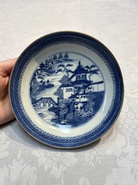 A set of 12 Chinese blue and white 'Landscape' bowls and saucers, Qianlong/Jiaqing