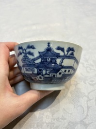 A set of 12 Chinese blue and white 'Landscape' bowls and saucers, Qianlong/Jiaqing
