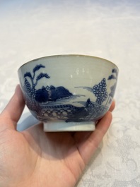 A set of 12 Chinese blue and white 'Landscape' bowls and saucers, Qianlong/Jiaqing