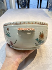 A Chinese famille rose &lsquo;Crane in a Garden&rsquo; tureen and cover, Qianlong