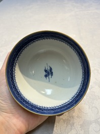 A set of 12 Chinese blue and white 'Landscape' bowls and saucers, Qianlong/Jiaqing