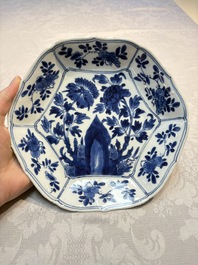 A pair of Chinese blue and white plates with floral design, Ding 鼎 mark, Kangxi