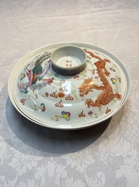 A Chinese famille rose covered 'Dragon' bowl and a teapot, Guangxu and Wang Yongshun 汪永順 mark, 19/20th C.