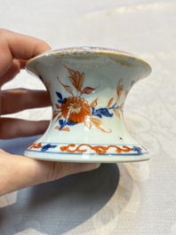 A collection of four Chinese blue and white, famille rose and Imari-style salts and a Samson Paris salt, 18/19th C.