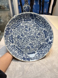 A Chinese blue and white dish with floral design, Kangxi