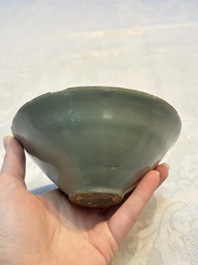 A Korean celadon tea bowl, Goryeo, 12th C.