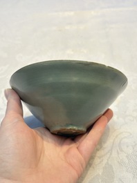 A Korean celadon tea bowl, Goryeo, 12th C.