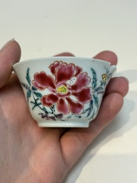 A collection of 28 Chinese famille rose wares, 18th C. and later