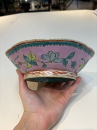 A collection of 28 Chinese famille rose wares, 18th C. and later
