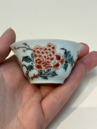 A collection of 28 Chinese famille rose wares, 18th C. and later