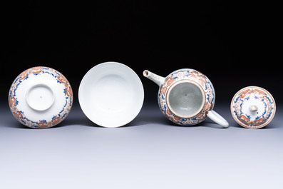 A Chinese armorial export 12-piece tea service with crowned monograms, Qianlong