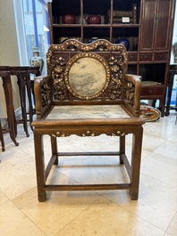 A pair of Chinese marble-inset mother-of-pearl-inlaid hongmu chairs, 19th C.