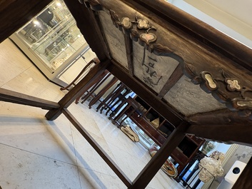 A pair of Chinese marble-inset mother-of-pearl-inlaid hongmu chairs, 19th C.