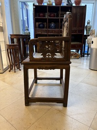 A pair of Chinese marble-inset mother-of-pearl-inlaid hongmu chairs, 19th C.