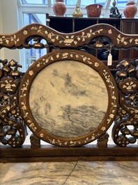 A pair of Chinese marble-inset mother-of-pearl-inlaid hongmu chairs, 19th C.