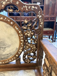 A pair of Chinese marble-inset mother-of-pearl-inlaid hongmu chairs, 19th C.