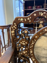 A pair of Chinese marble-inset mother-of-pearl-inlaid hongmu chairs, 19th C.