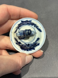 A large collection of 152 pieces, mainly Chinese porcelain covers, Kangxi and later