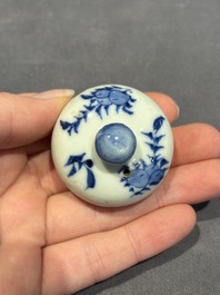 A large collection of 152 pieces, mainly Chinese porcelain covers, Kangxi and later