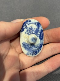A large collection of 152 pieces, mainly Chinese porcelain covers, Kangxi and later