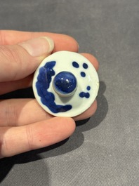 A large collection of 152 pieces, mainly Chinese porcelain covers, Kangxi and later
