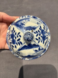 A large collection of 152 pieces, mainly Chinese porcelain covers, Kangxi and later
