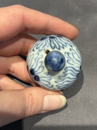 A large collection of 152 pieces, mainly Chinese porcelain covers, Kangxi and later