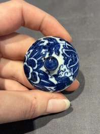 A large collection of 152 pieces, mainly Chinese porcelain covers, Kangxi and later