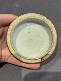 A large collection of 152 pieces, mainly Chinese porcelain covers, Kangxi and later