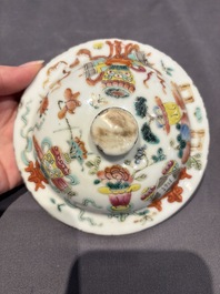 A large collection of 152 pieces, mainly Chinese porcelain covers, Kangxi and later