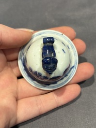 A large collection of 152 pieces, mainly Chinese porcelain covers, Kangxi and later
