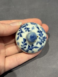 A large collection of 152 pieces, mainly Chinese porcelain covers, Kangxi and later