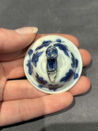 A large collection of 152 pieces, mainly Chinese porcelain covers, Kangxi and later