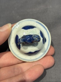 A large collection of 152 pieces, mainly Chinese porcelain covers, Kangxi and later