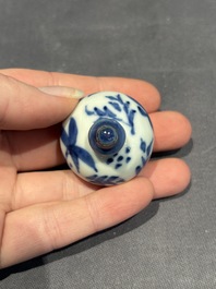 A large collection of 152 pieces, mainly Chinese porcelain covers, Kangxi and later