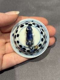 A large collection of 152 pieces, mainly Chinese porcelain covers, Kangxi and later