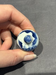 A large collection of 152 pieces, mainly Chinese porcelain covers, Kangxi and later