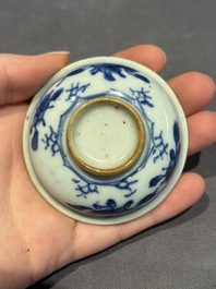 A large collection of 152 pieces, mainly Chinese porcelain covers, Kangxi and later