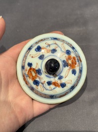 A large collection of 152 pieces, mainly Chinese porcelain covers, Kangxi and later
