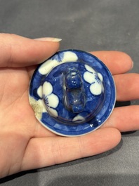 A large collection of 152 pieces, mainly Chinese porcelain covers, Kangxi and later