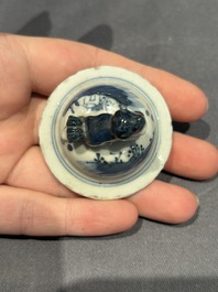 A large collection of 152 pieces, mainly Chinese porcelain covers, Kangxi and later