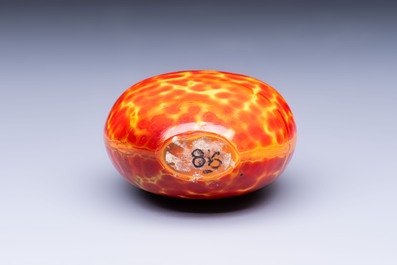 A Chinese 'Realgar' glass snuff bottle, 19th C.