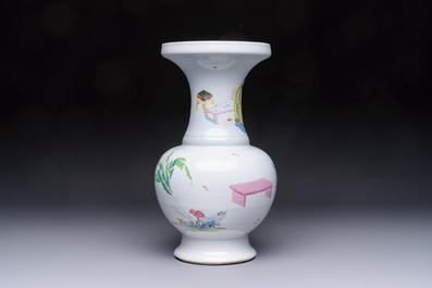 A fine Chinese famille rose vase with figural design, Yongzheng