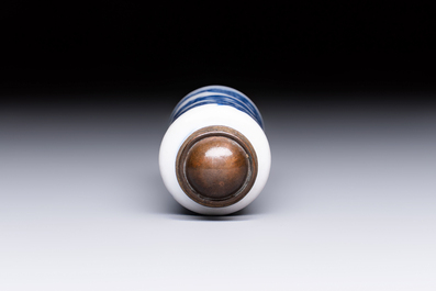 A fine Chinese blue and white 'Dragon' snuff bottle, 19th C.