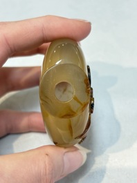 A Chinese agate 'Rooster' snuff bottle, 1780-1850