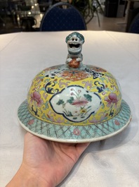 A large Chinese famille rose vase with lion-form handles and cover, 19th C.