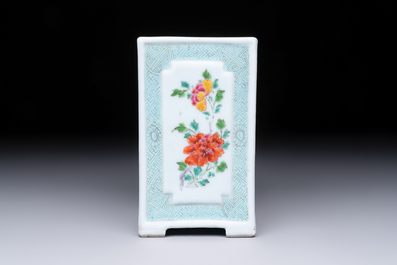 A square Chinese famille rose brush pot with floral design, Yongzheng/Qianlong